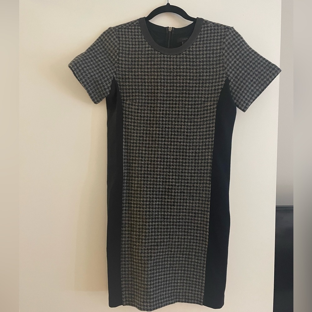 J. Crew Short Sleeve Houndstooth Ponte Work Dress Size 2 in Great Condition